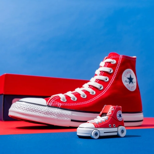 CONVERSE帆布鞋變成TOMICA小汽車了！全新型態限定款必買