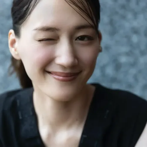 坎城女神人生初次追星！綾瀨遙自曝上網狂搜「我推」2小時