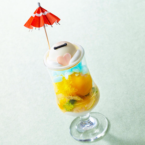 盛夏熱爆也不怕！東京迪士尼「超狂消暑冰品」來了🍧大推杯麵麻糬聖代、夢幻25週年慶典藍刨冰！