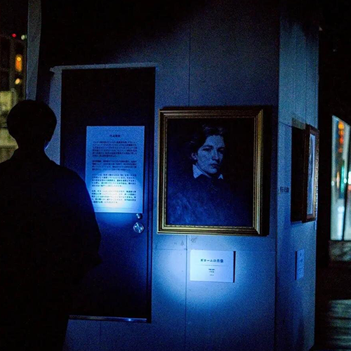 你敢挑戰嗎？沉浸式恐怖展「閉館後的繪畫展」登場！靠手電筒解鎖禁忌畫作