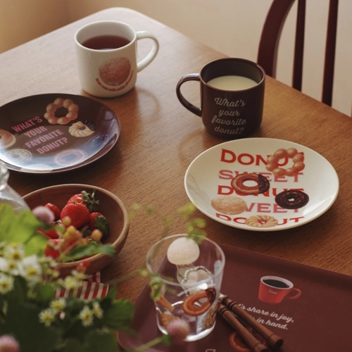 甜甜圈控必買！Mister Donut × Afternoon Tea LIVING首次聯名！59款夢幻生活雜貨登場🍩